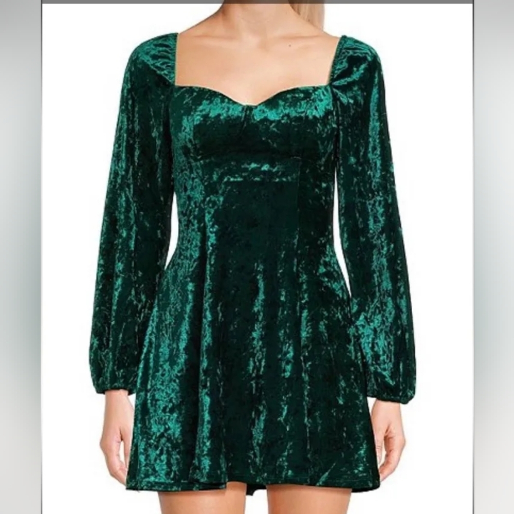 NWT Crushed Velvet Hunter Green Mini Dress City Vibe Size M Juniors